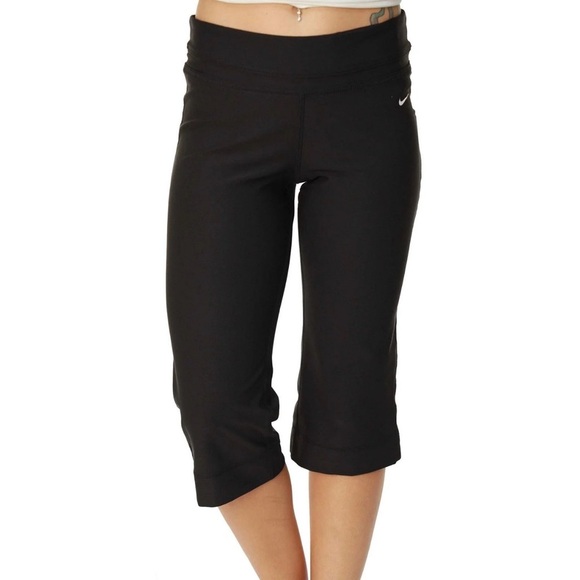 Nike Black Wide Leg Capri Athletic Leggings - Picture 1 of 10